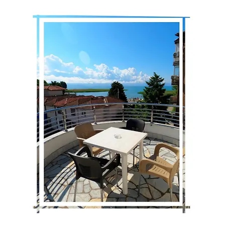 Apartment Ajro *